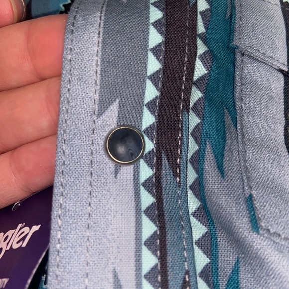 Wrangler button up🤠 - Picture 3 of 3